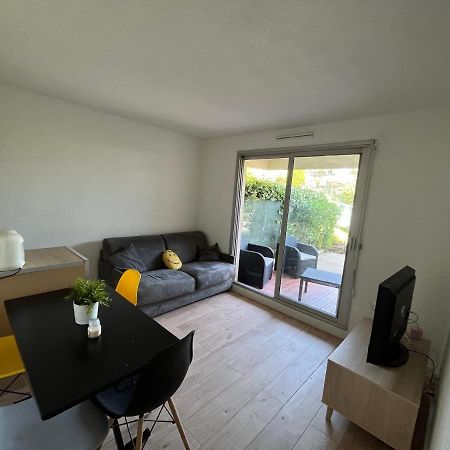 Appartement 2 Pieces En Rez De Jardin Avec Parking Et Piscine Вильнёв-Лубе Экстерьер фото
