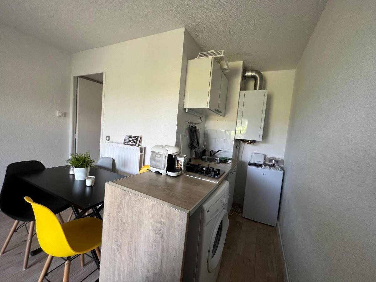 Appartement 2 Pieces En Rez De Jardin Avec Parking Et Piscine Вильнёв-Лубе Экстерьер фото