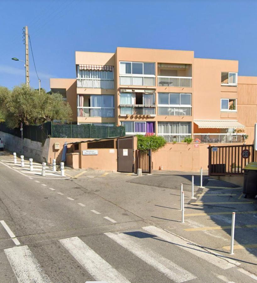 Appartement 2 Pieces En Rez De Jardin Avec Parking Et Piscine Вильнёв-Лубе Экстерьер фото